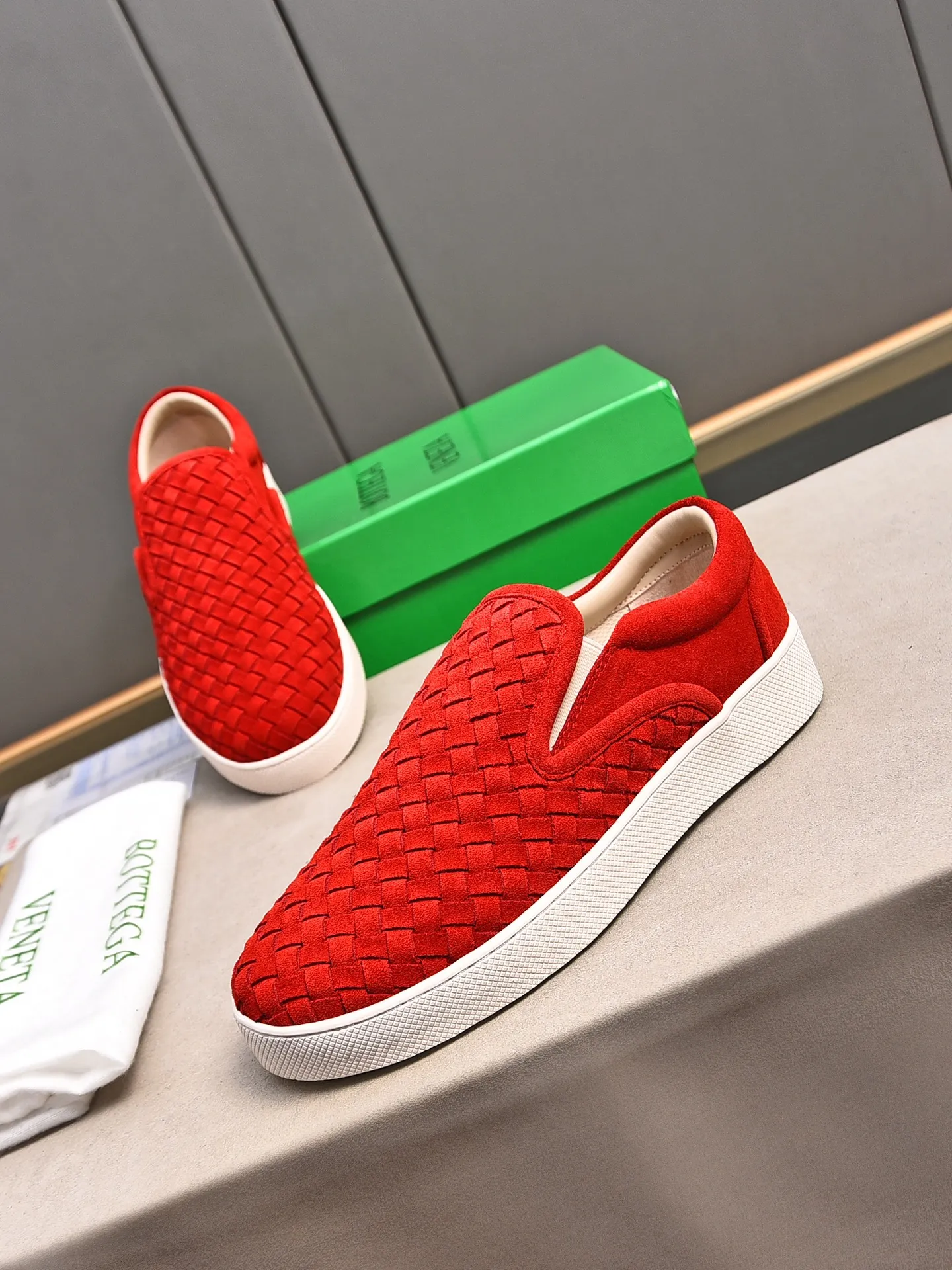 Men's shoes 💰460 [Sleeves series] BOTTEG* VENET* - high-end boutique Size: 38-44 (45 customized) BV new product, first-layer cowhide artificially woven classic style harmoniously blends with contemporary fashion temperament, rubber soles are light and flexible, water-dyed sheepskin pads! [Taobao, Tmall, and live streaming are the first choices]